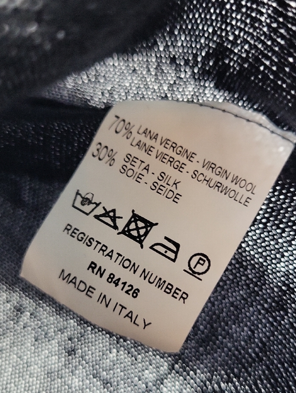 Halston Heritage Men's Black V-Neck Sweater Wool+Silk. Size L - Picture 6 of 7